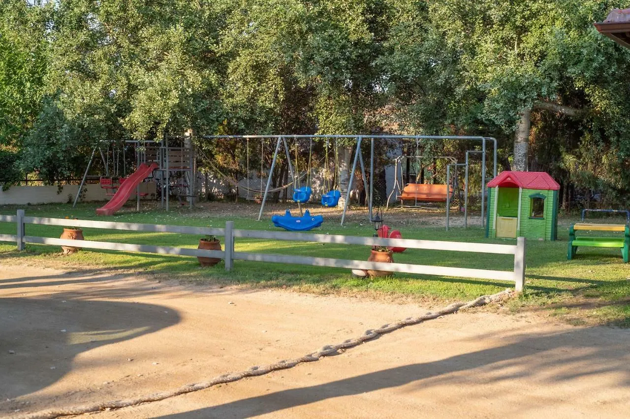 Camping Linaraki Apartments & Bungalows Szikiá Görögország