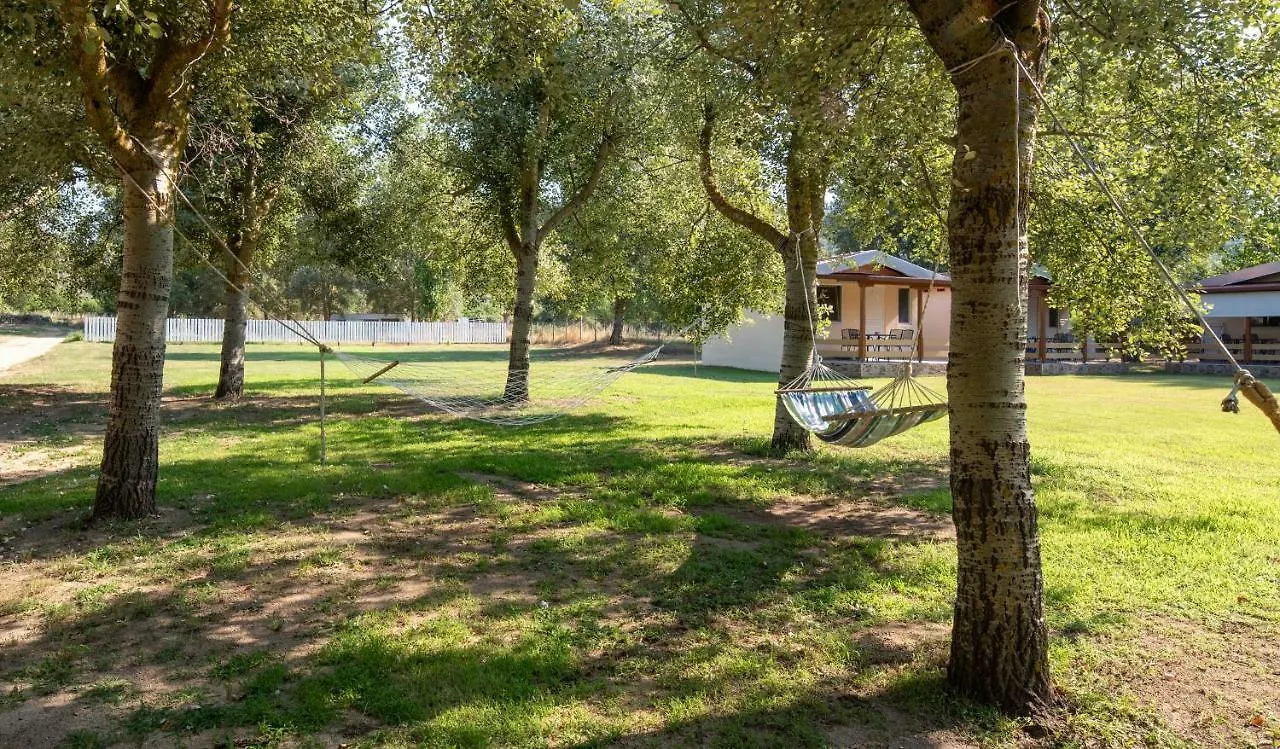 Camping Linaraki Apartments & Bungalows Szikiá Kemping